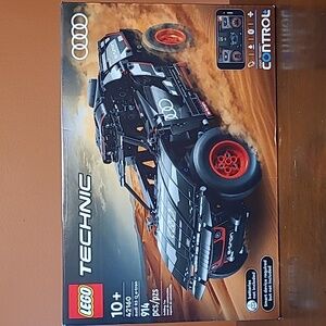 Lego Technic Audi RS Q e-tron